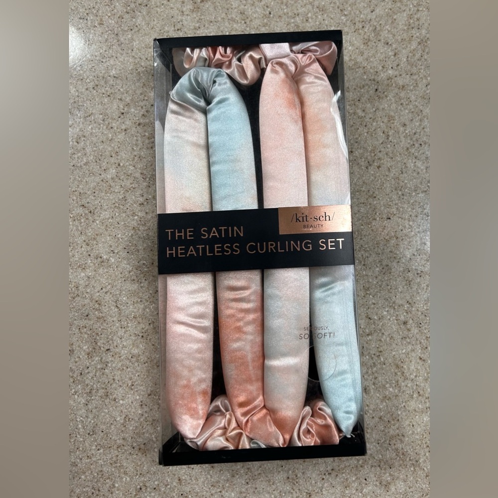 Kitsch new‎ in box “The satin heartless curling set”